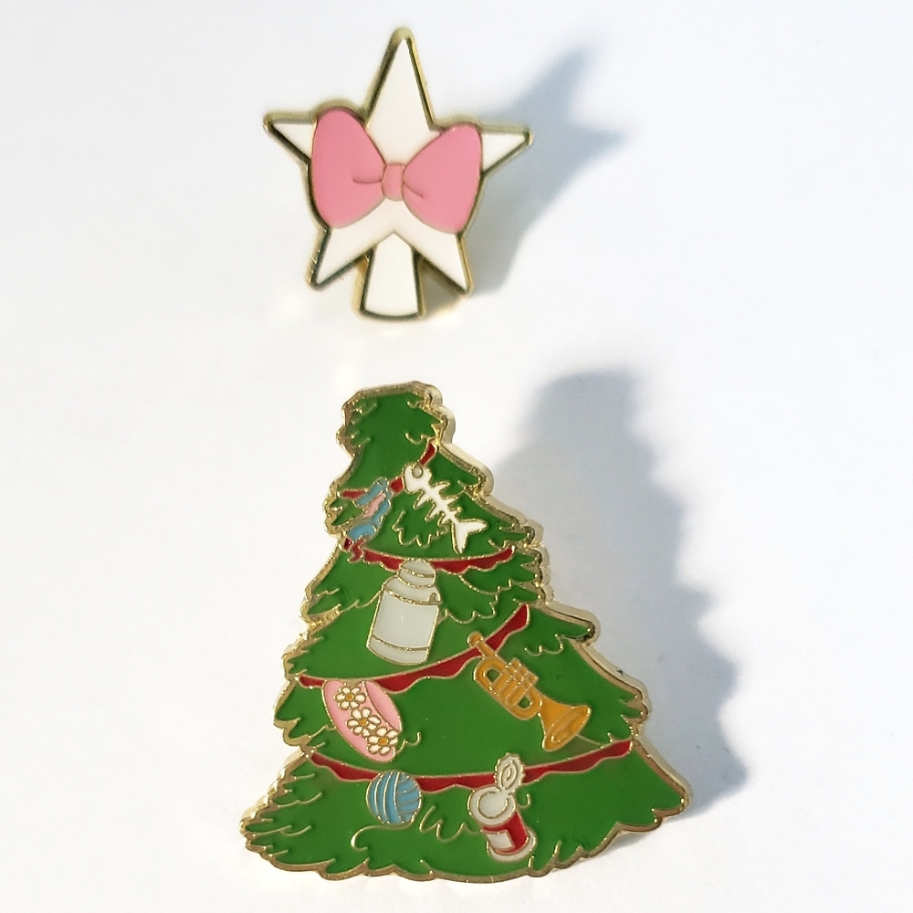 SOLD! Loungefly Disney Christmas Tree Blind Box Pin Aristocats Marie 2023
